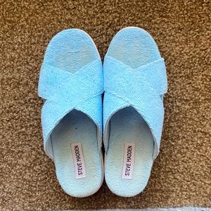 Steve Madden Light blue towel material platform slides